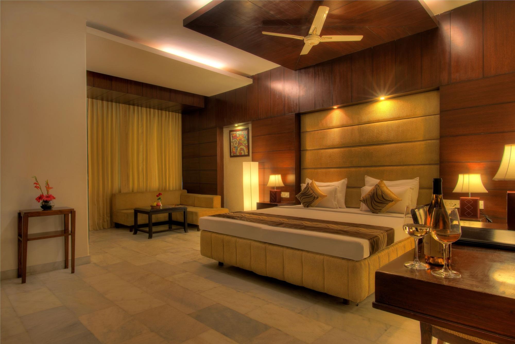 Hotel Regent Continental Делхи Екстериор снимка