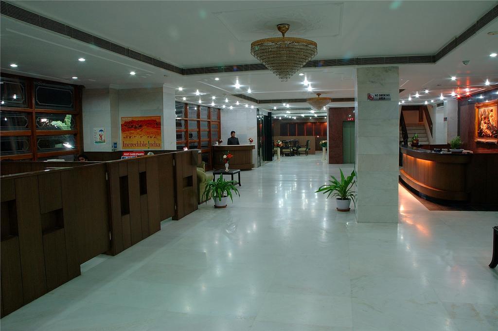 Hotel Regent Continental Делхи Екстериор снимка
