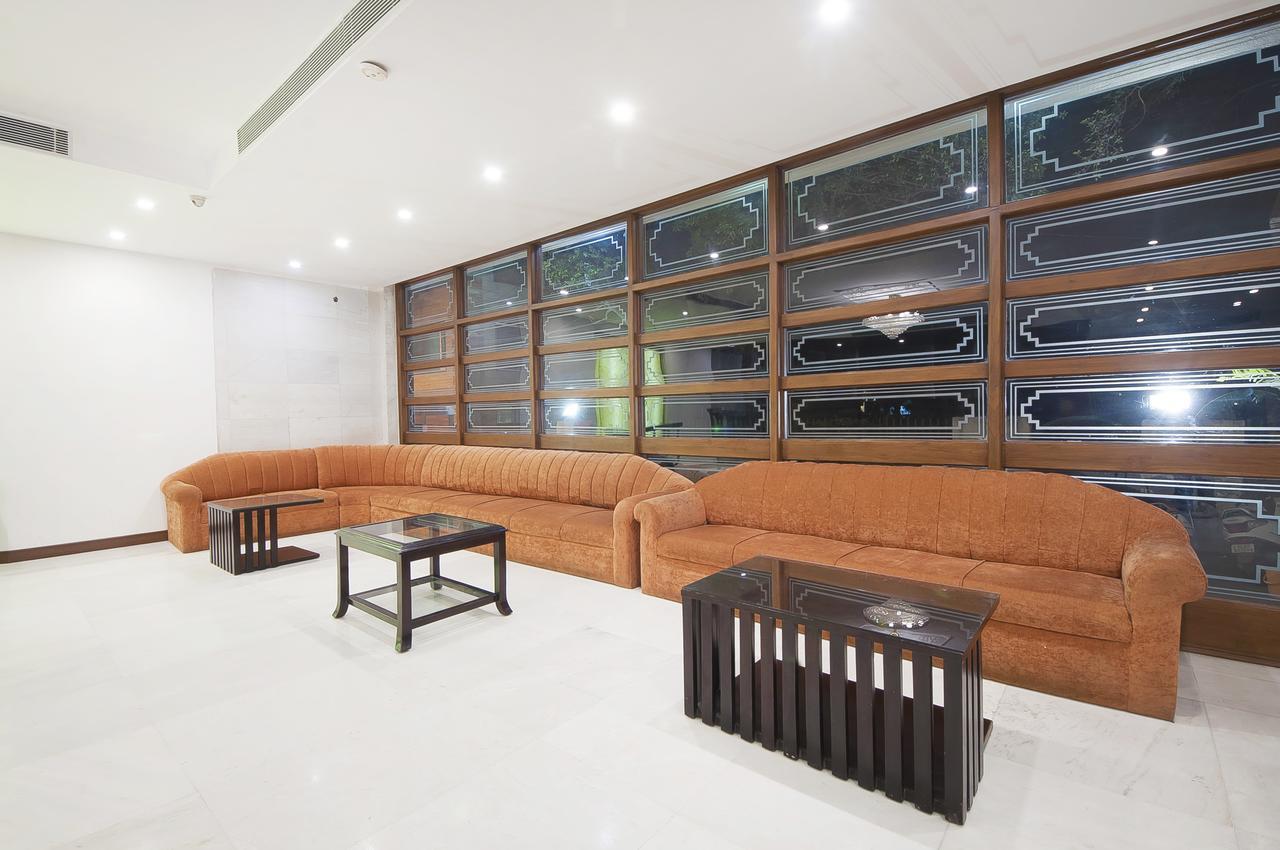 Hotel Regent Continental Делхи Екстериор снимка