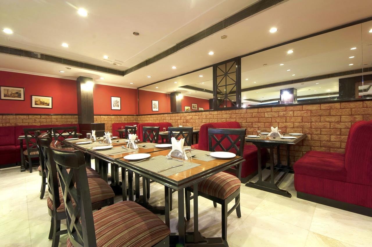 Hotel Regent Continental Делхи Екстериор снимка