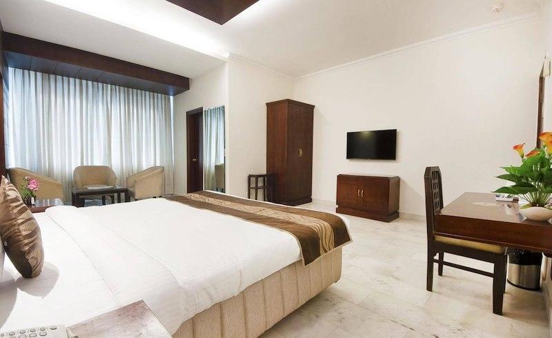 Hotel Regent Continental Делхи Екстериор снимка