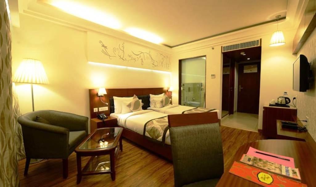 Hotel Regent Continental Делхи Екстериор снимка