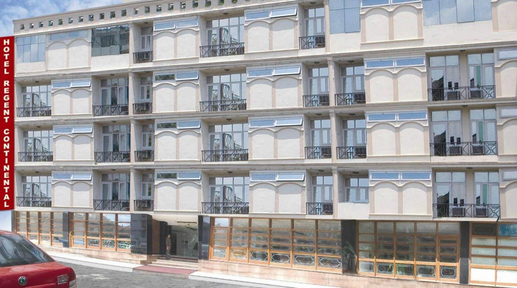 Hotel Regent Continental Делхи Екстериор снимка